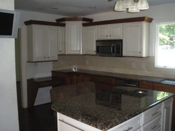 4th image of 205 Leatherwood Cir