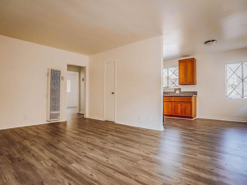 1st image of 7117 Fulton Ave APT 2