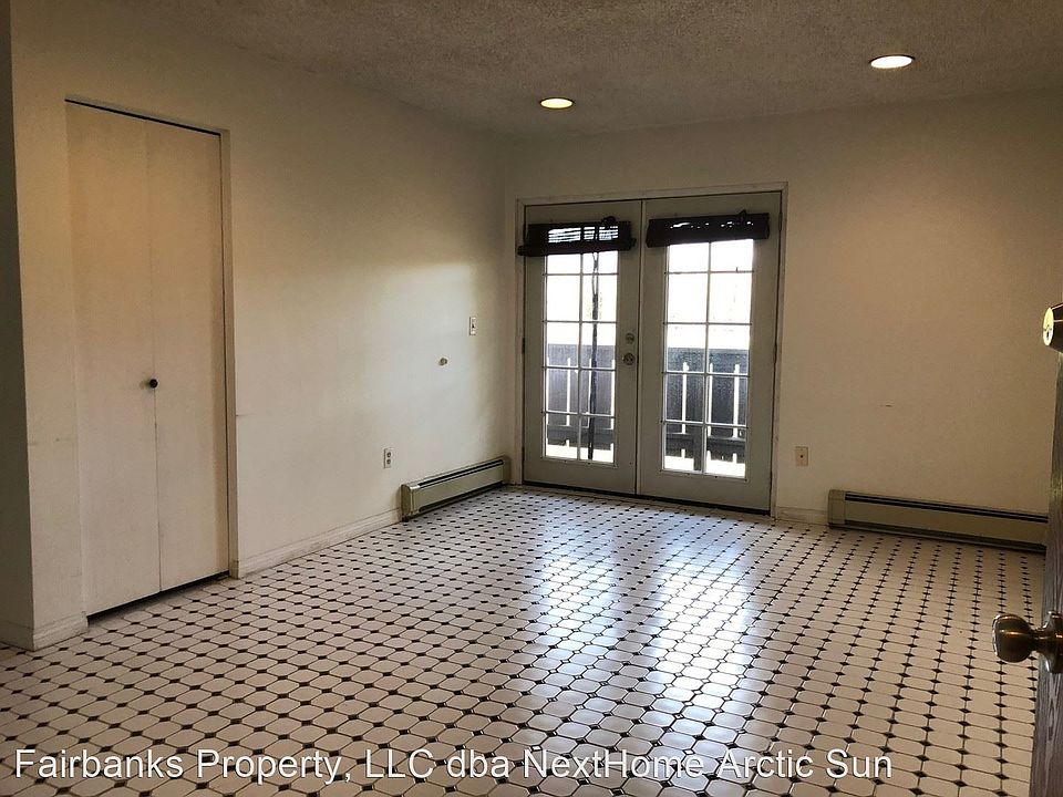 1st image of 228 Woodridge St APT 2