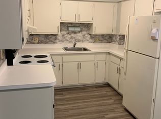 25831 Lahser Rd APT 16, Southfield, MI 48033