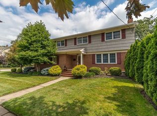 75 Hamilton Rd, Rockville Centre, NY 11570