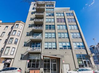 770 W Gladys Ave #407, Chicago, IL 60610