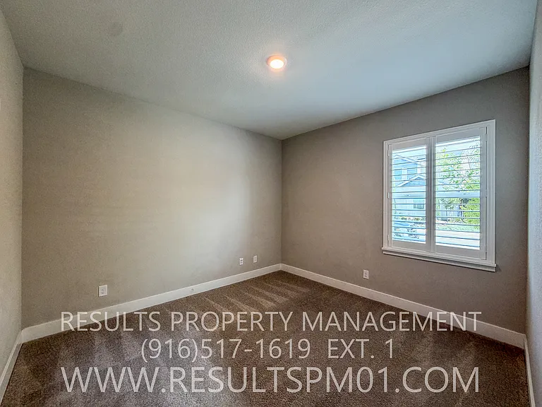 587 River St — Photo 24