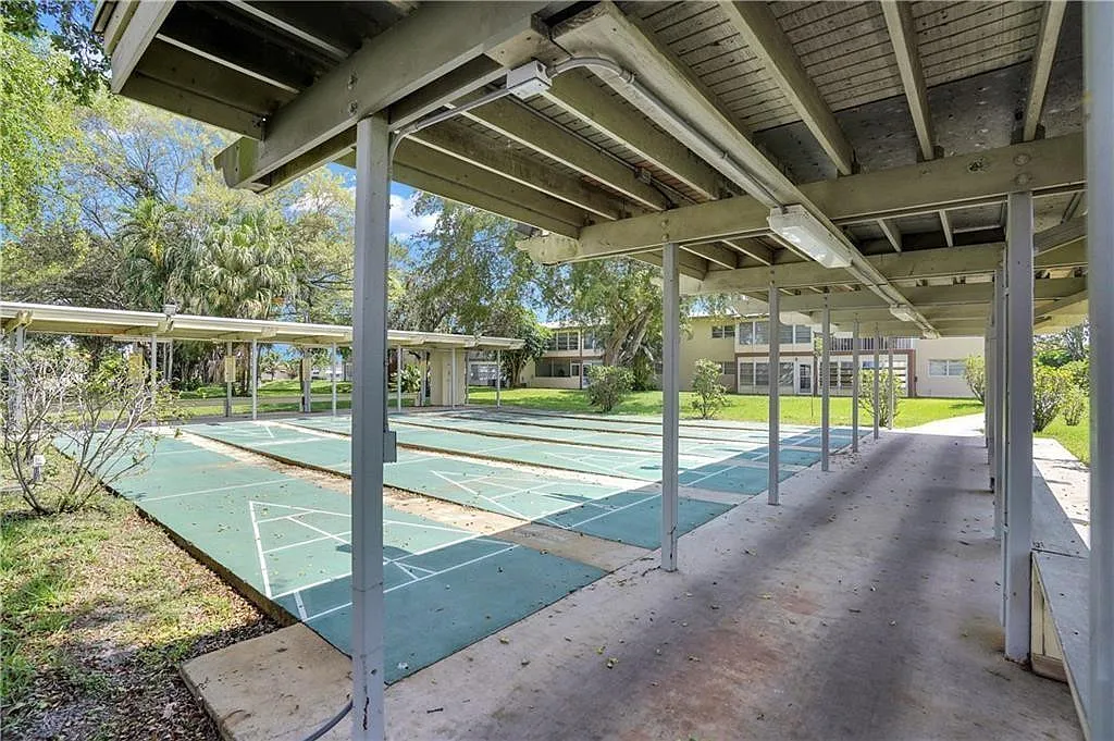2 bed, 2.0 bath, 990 sqft, $1,600 — Photo 2