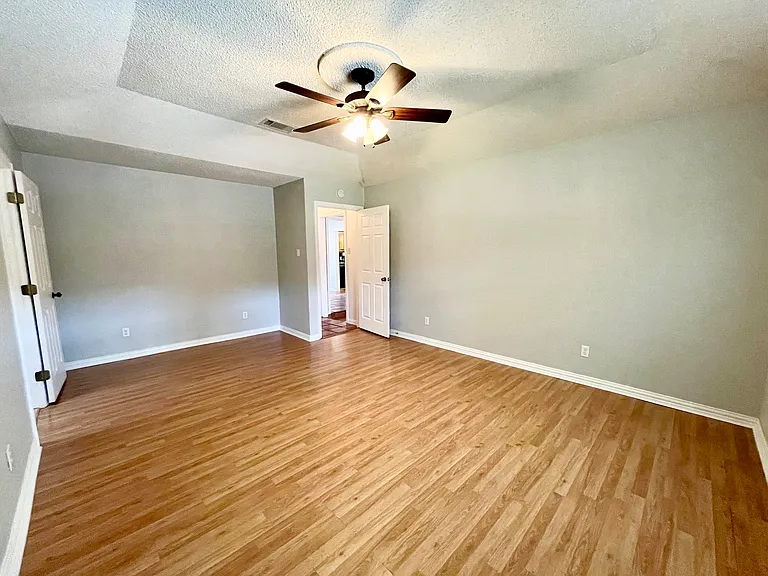 5008 Millsprings Dr — Photo 18