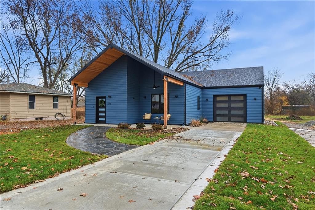 516 Lake St, Lawrence, KS 66044 | Zillow