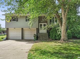 1072 Oak Dr, Colona, IL 61241