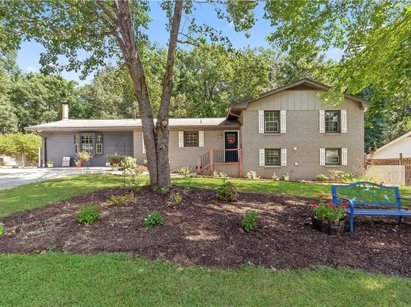 3008 Carrie Dr NW, Acworth, GA 30144