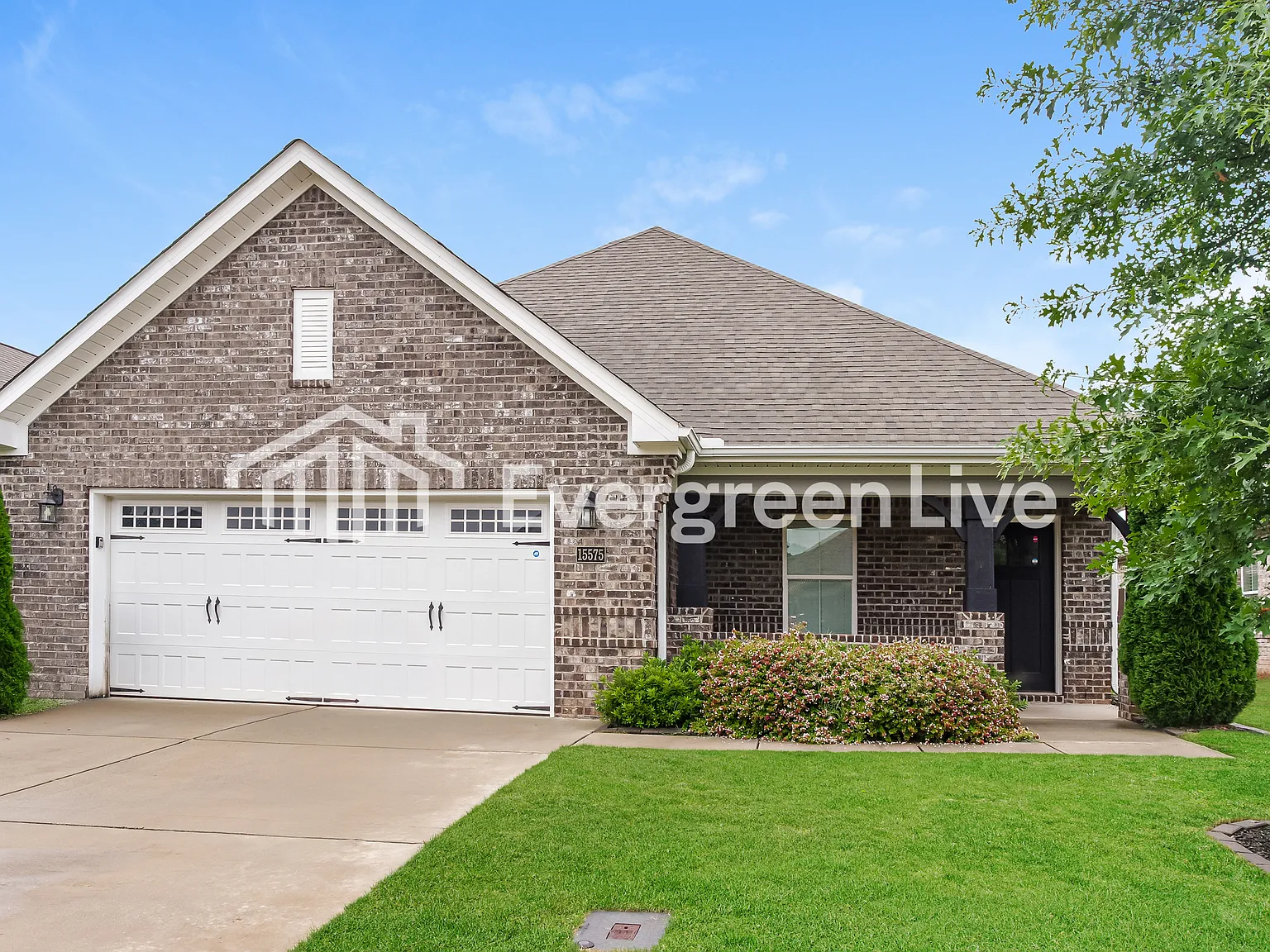 4 bed, 2.5 bath, 2681 sqft, $2,145 — Photo 1