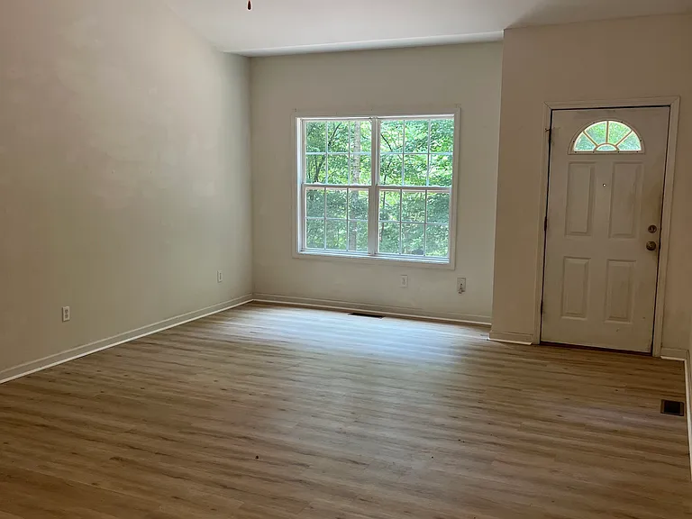115 Hidden Valley Trl N — Photo 3