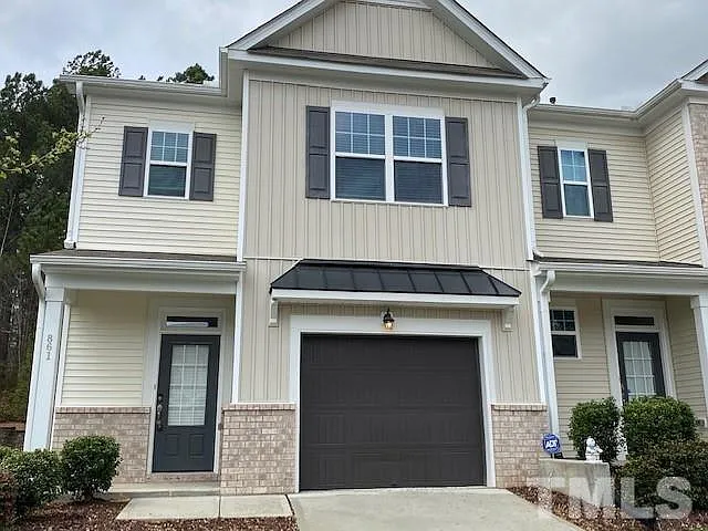 3 bed, 2.5 bath, 1650 sqft, $1,700 — Photo 1