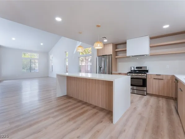 2100 Desert Peak Rd, Las Vegas, NV 89134