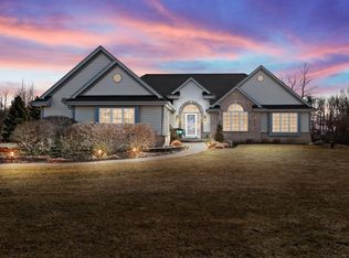 5197 Lower Lakeview Ridge Rd, Belgium, WI 53004