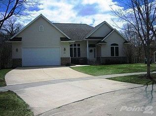 3760 Carbry Ct NE, Cedar Rapids, IA 52402