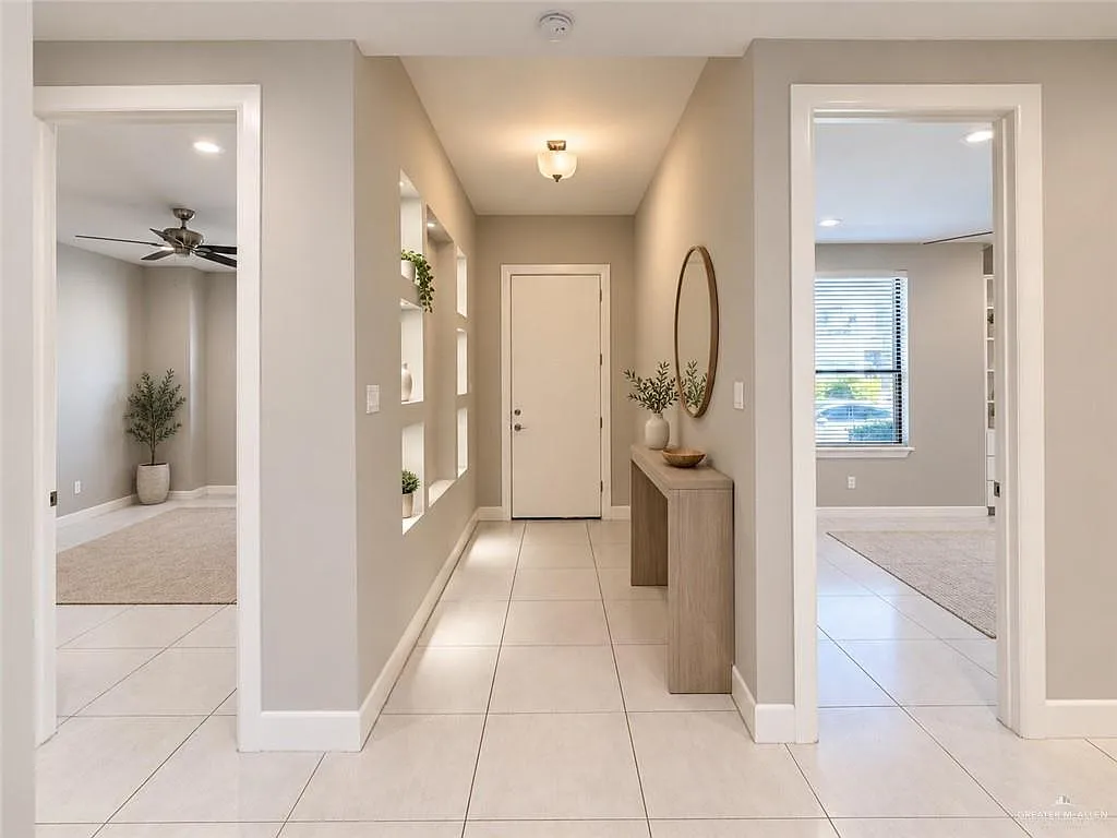 3 bed, 2.0 bath, 1982 sqft, $2,200 — Photo 2