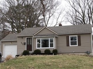 8652 Sleepy Hollow Rd, Kansas City, MO 64114