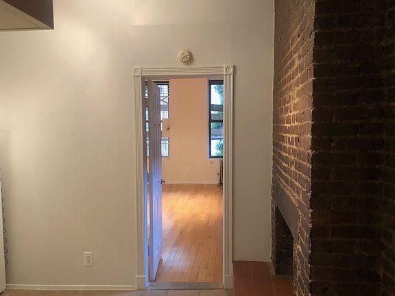 5th image of 139 Thompson St APT 6