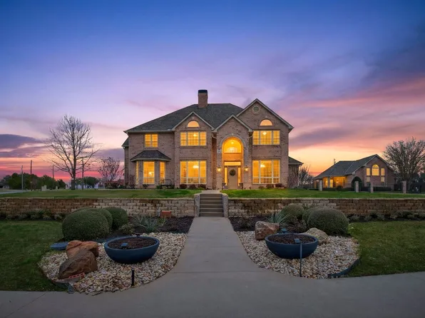 2101 Lakeshore Dr, Cleburne, TX 76033