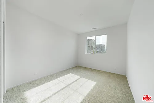 16151 Linden Ln #16151 Photo 1