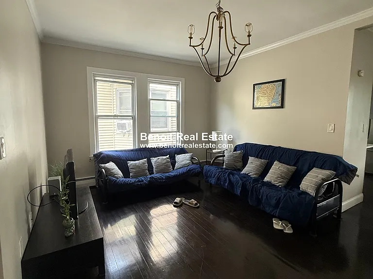 Highland Ave — Photo 8