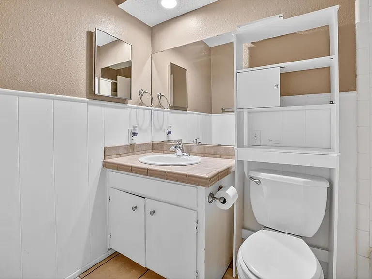 2615 Haynes Dr #B — Photo 21