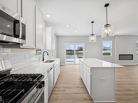 4th image of 5041 Rolling Meadow Blvd