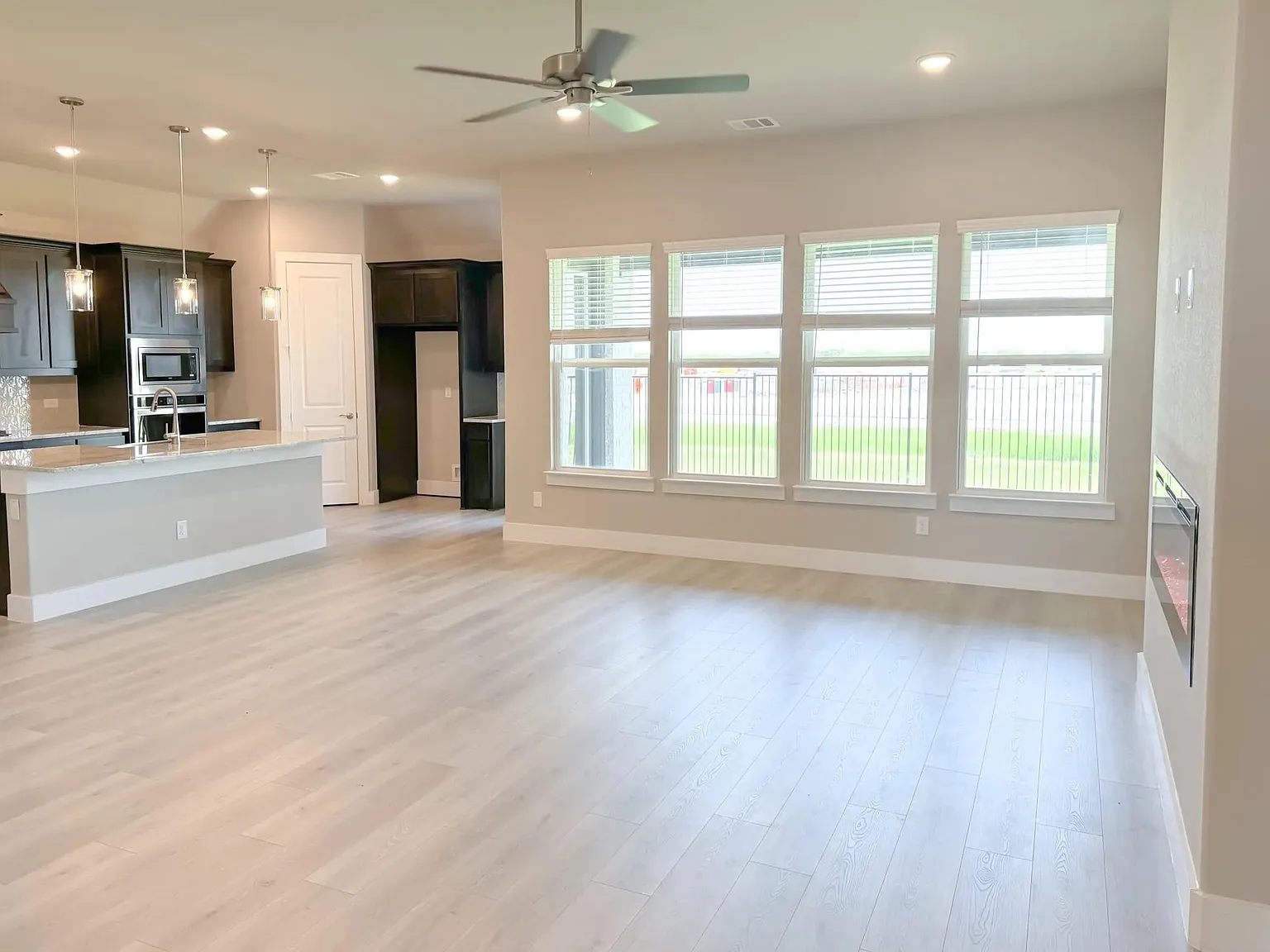 4 bed, 2435 sqft, $2,800 — Photo 4