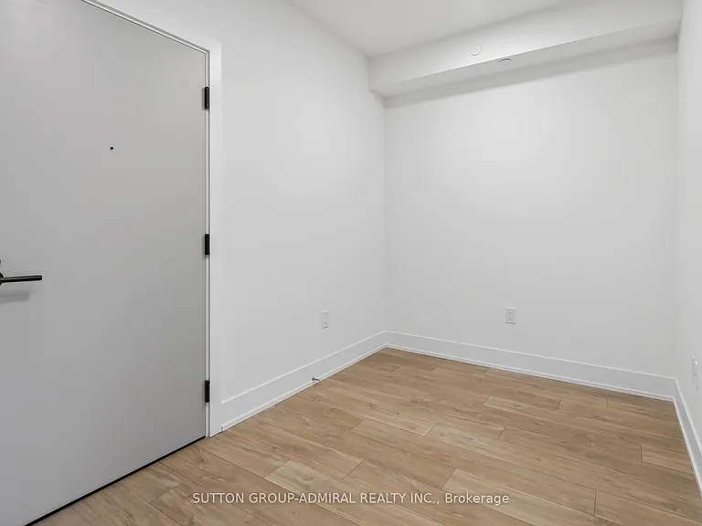 858 Dupont St #534 — Photo 6