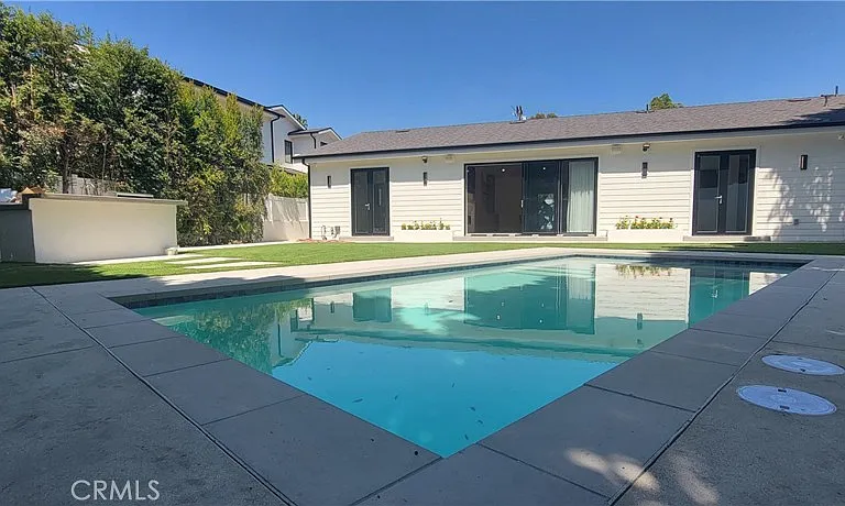 5061 Woodley Ave — Photo 27