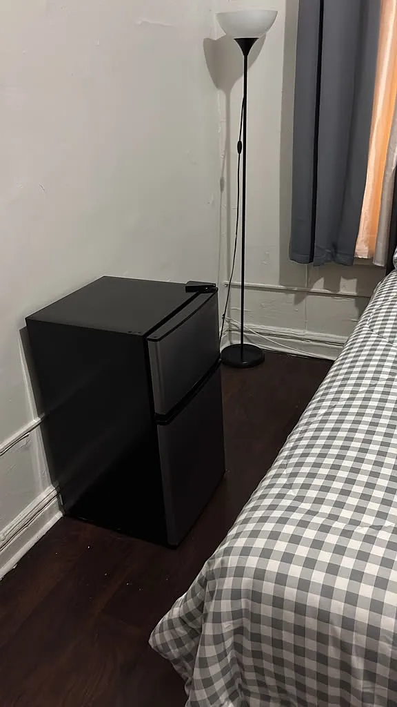 3 bed, $1,000 — Photo 2