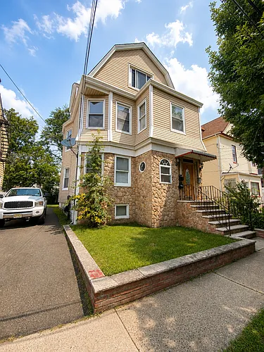 66 Tiffany Pl Photo 1