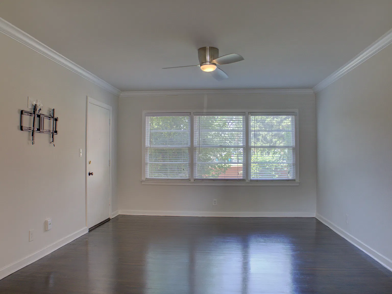 2 bed, 800 sqft, $1,300 — Photo 3