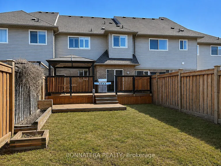 409 Hobbs Cres — Photo 38