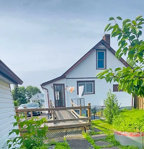 111 Borden Ave Photo 1