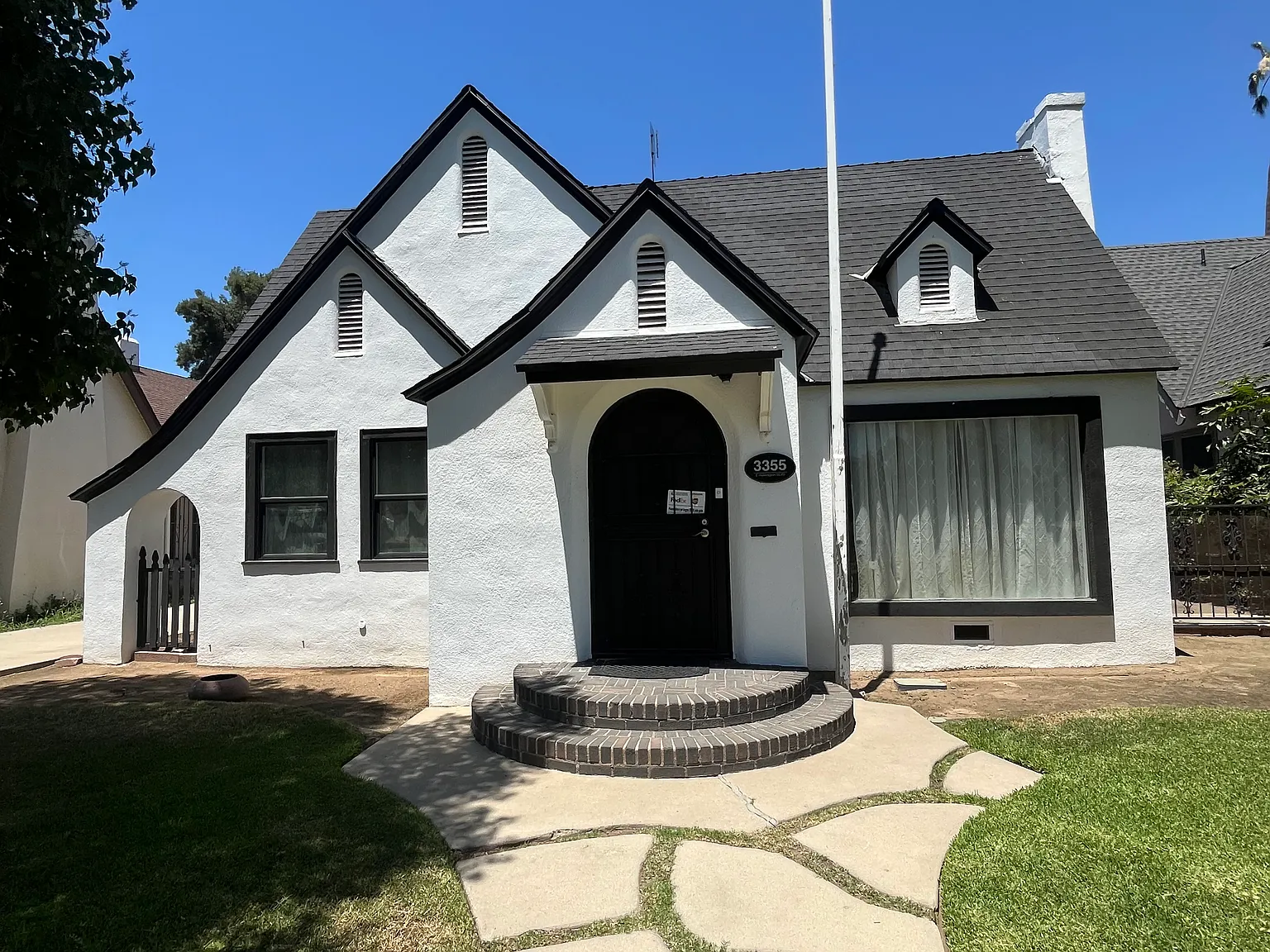 3 bed, 1396 sqft, $2,550 — Photo 1