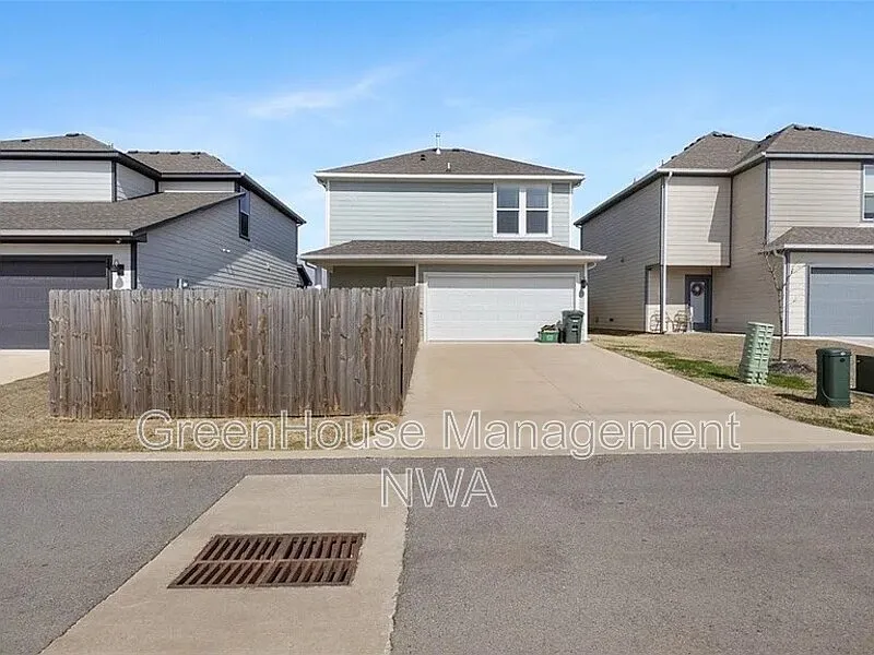 3 bed, 2.5 bath, 1797 sqft, $1,895 — Photo 4