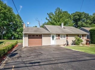 18 Howard Ave, Rochelle Park, NJ 07662