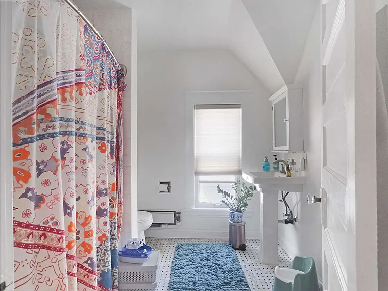 4025 Bryant Ave S — Photo 14