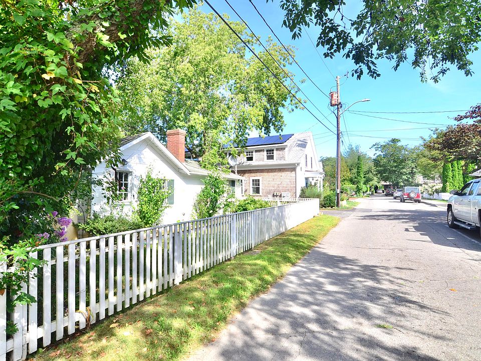 11 Norton St, Edgartown, MA 02539 MLS 32100376 Zillow