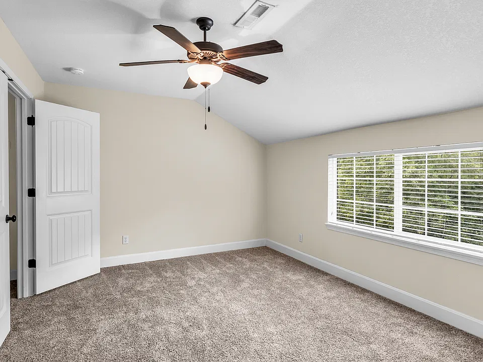TH1 Bedroom