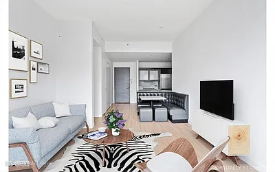 Rented by R New York