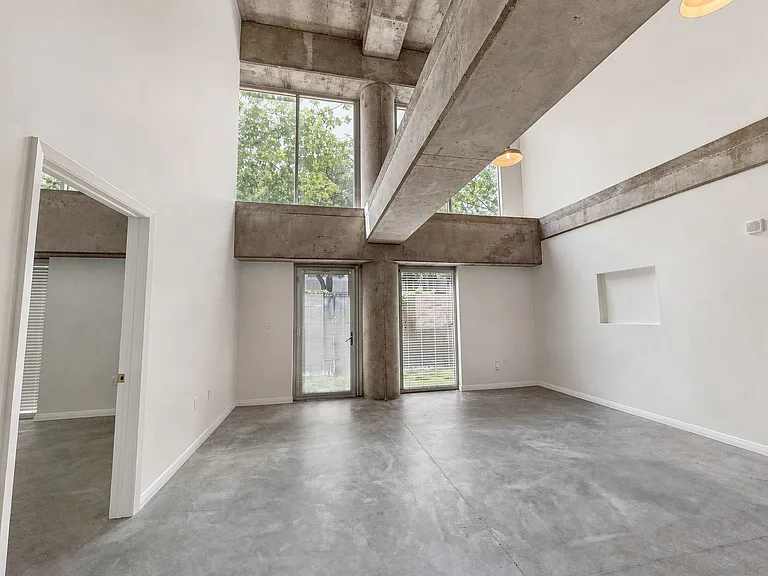 1001 Belleview St #103 — Photo 9