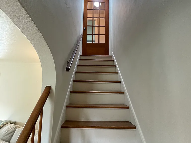 106 N Scott St — Photo 16