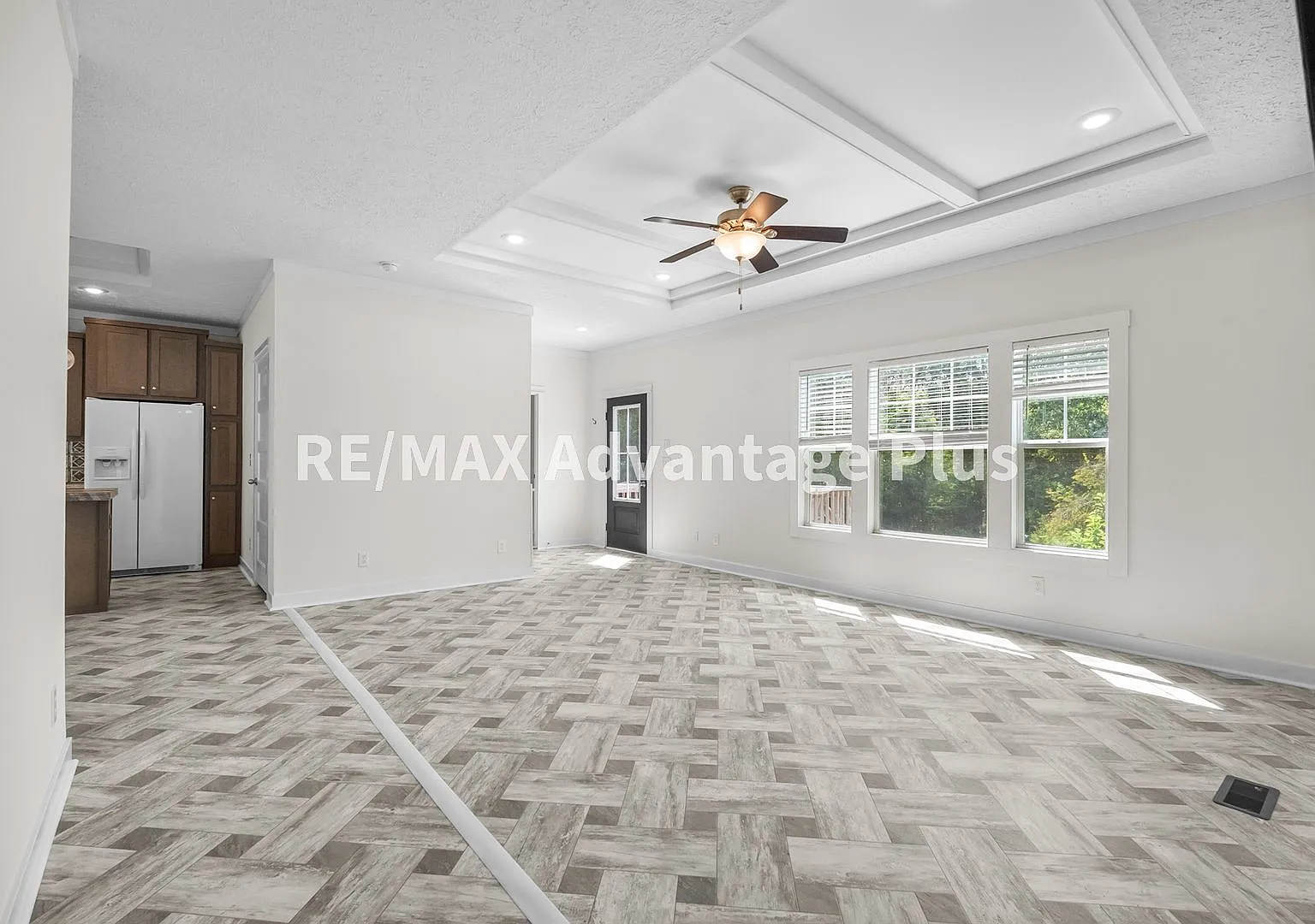 Modern Home Just Minutes to Farmville — Photo 4