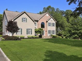 7 Mountain View Ln, Warren, NJ 07059