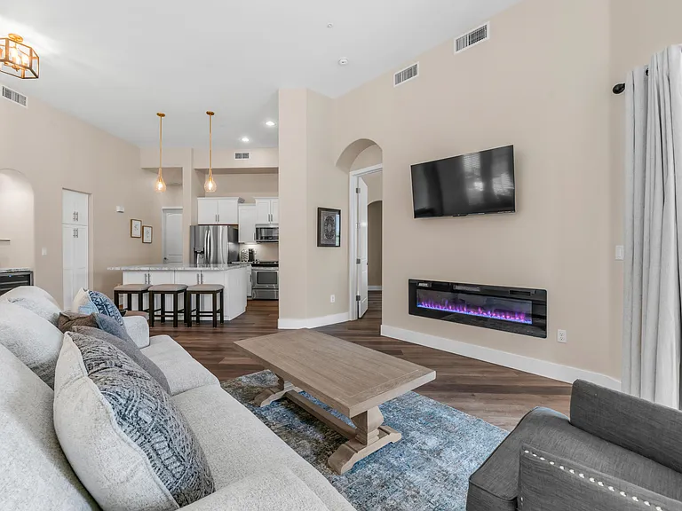 15550 S 5th Ave #108 — Photo 10