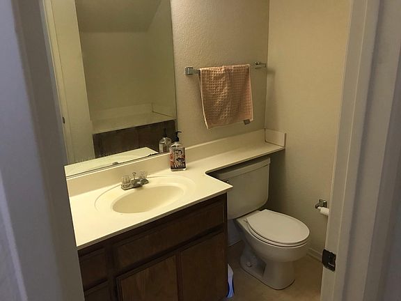 5th image of 31 E Colorado Blvd APT A
