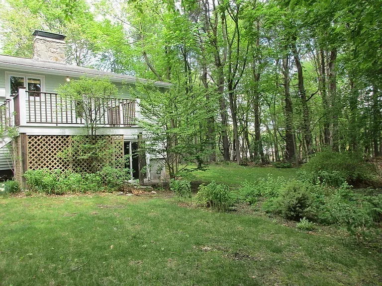 178 Beethoven Ave #- — Photo 18