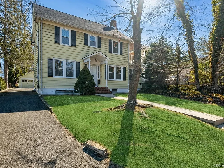 130 Soundview Rd — Photo 2