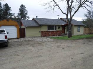 462 W 3rd Ave, Sutherlin, OR 97479